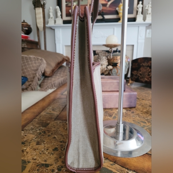 Etienne Aigner Elegant Beige and Brown Tote Bag - Picture 4 of 11